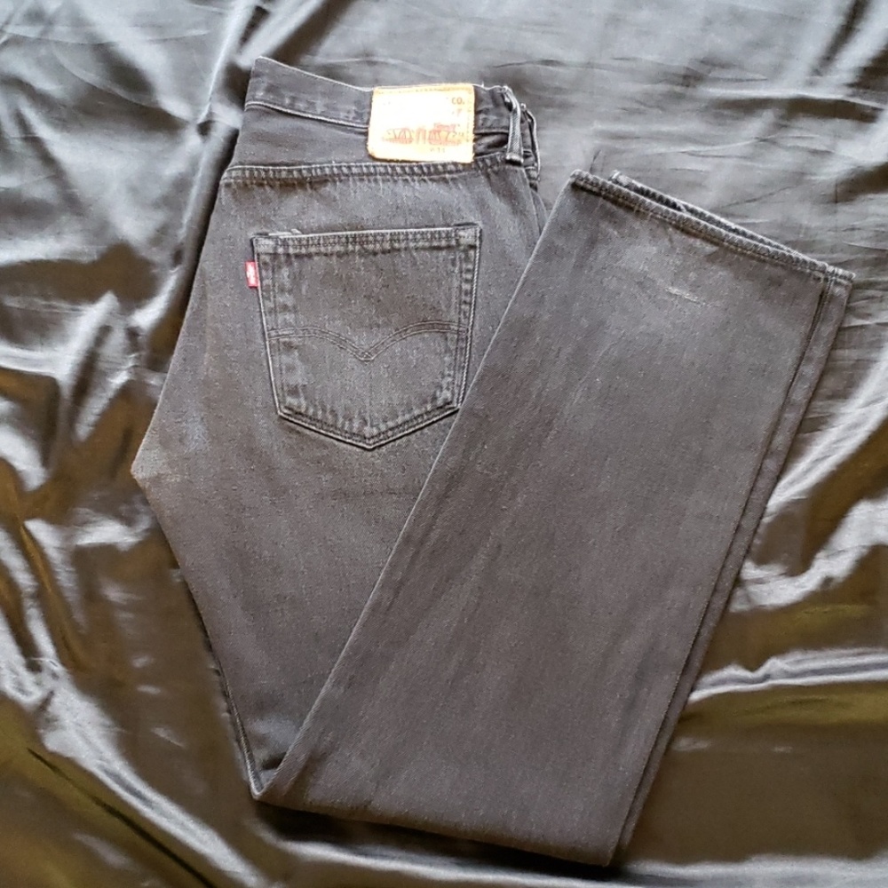 Faded black Levi jeans